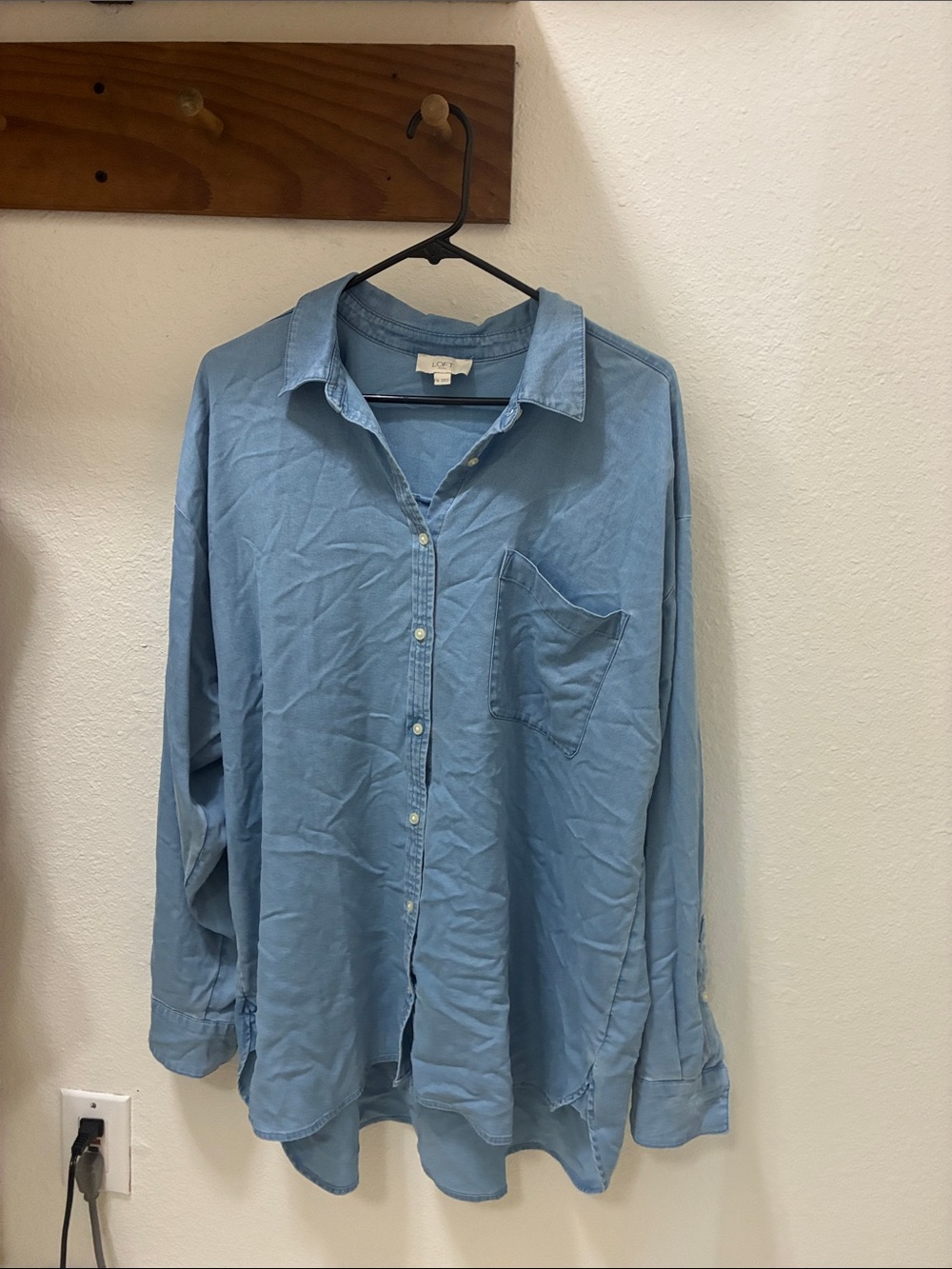 LOFT Light Blue Women's Button-Down Shirt